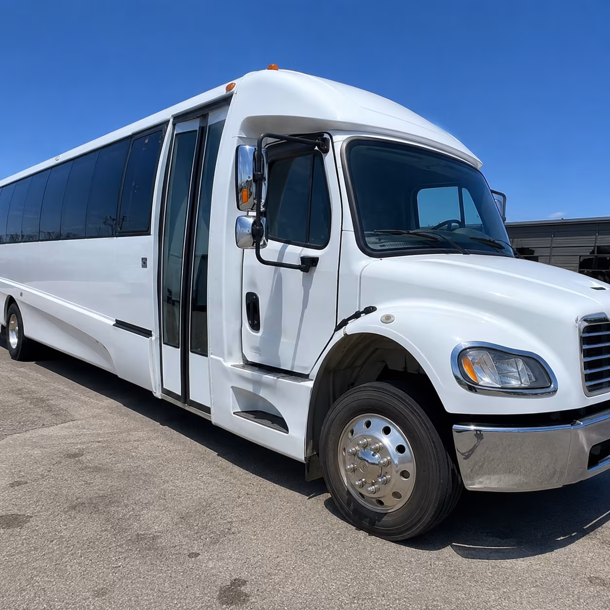 how the distance and duration of your trip affect bus rental rates