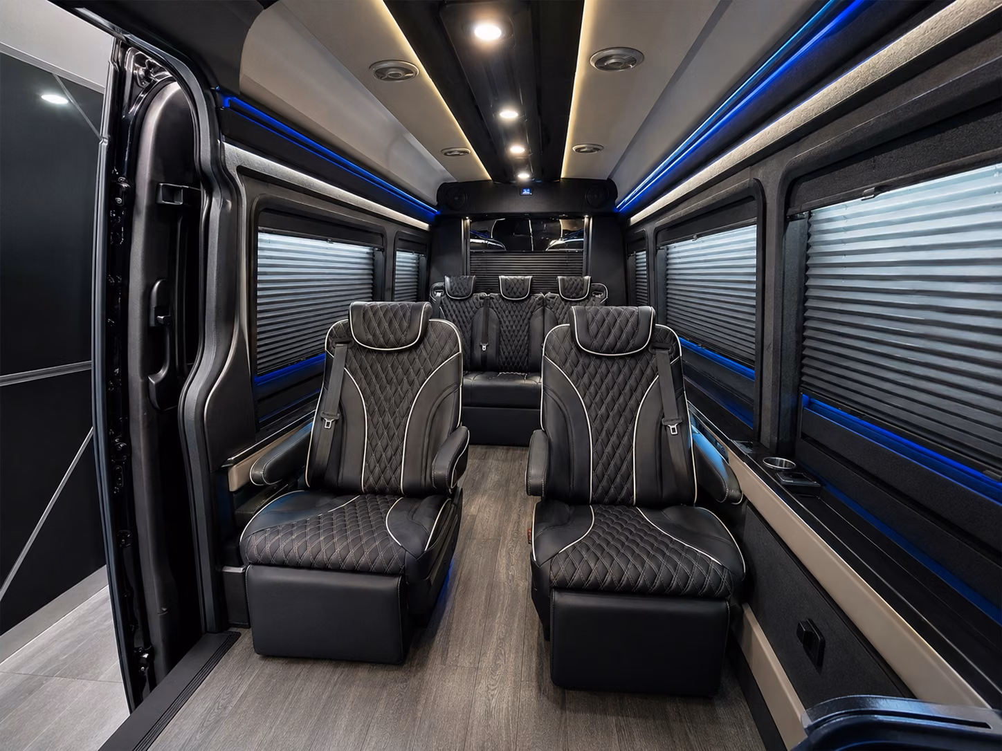 pompanobeachcharterbuscompany com makes it easy to book airport shuttles during peak south florida travel season